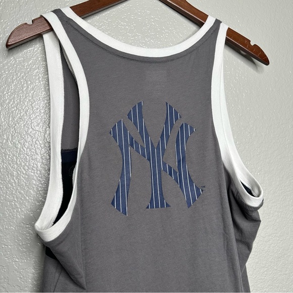 New York Yankees Women's L Baseball Bling Sleeveless Tank Grey Blue Athletic - Picture 3 of 7